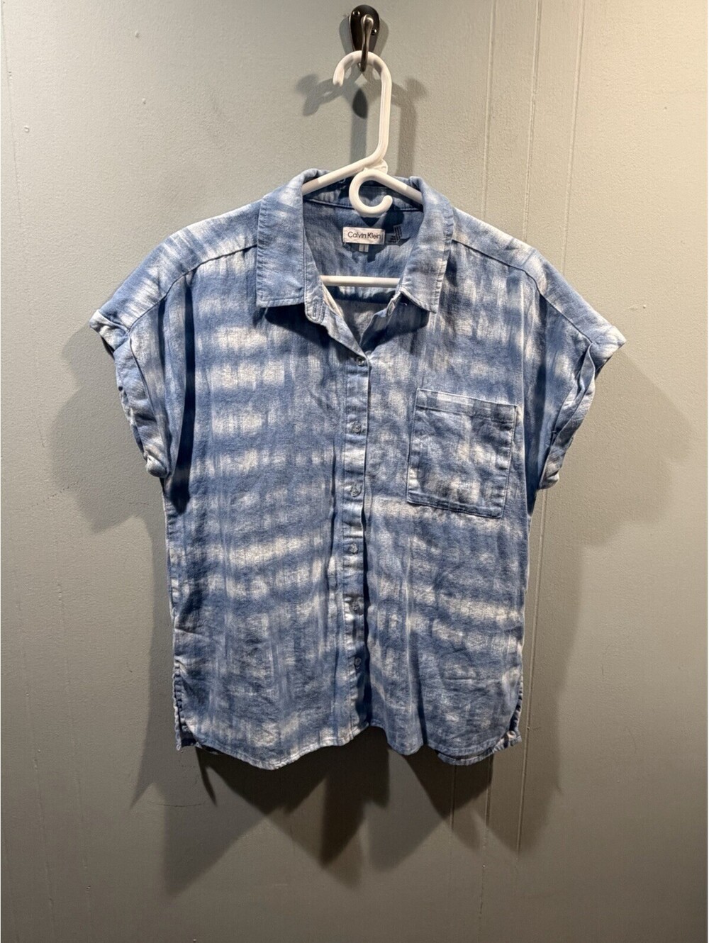 Womens Calvin Klein Short Sleeves Buttons Up Size Large Blue White